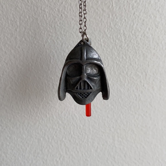 Vader Necklace! - Picture 4 of 4